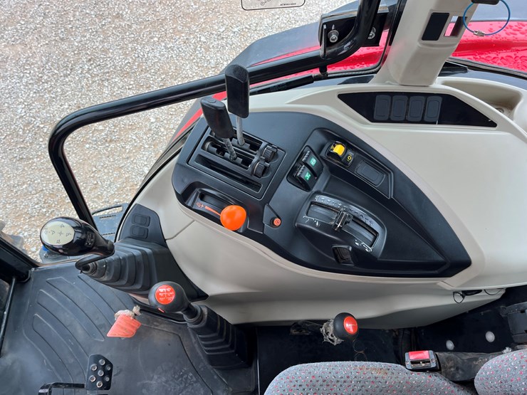 2017-massey-ferguson-4710-image-16