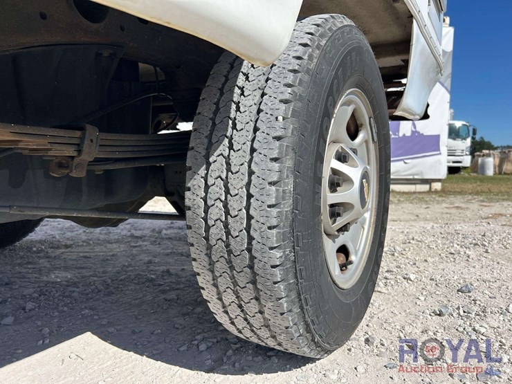 2013-chevrolet-silverado-3500-image-32