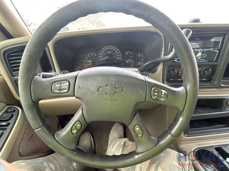 2003-chevrolet-1500-image-12