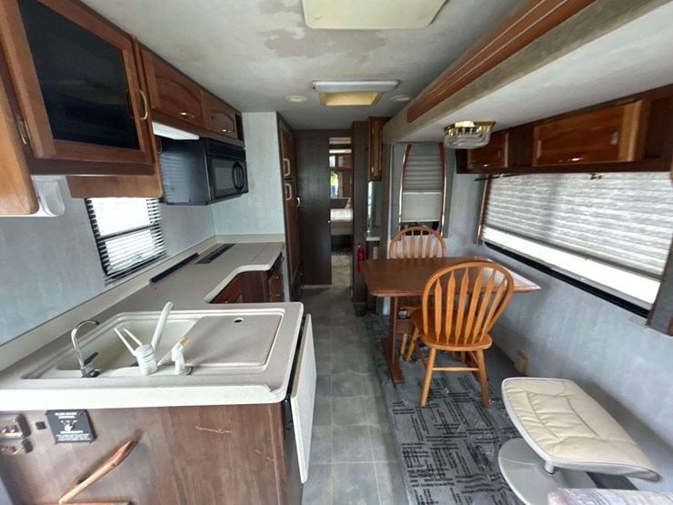 1998-national-rv-tropi-cal-t/a-35ft-class-a-motorhome-image-12