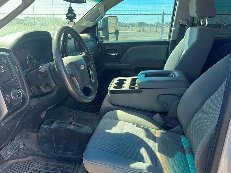 2018-chevrolet-silverado-2500-image-6