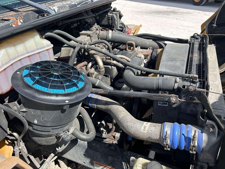 2008-freightliner-b2-image-9