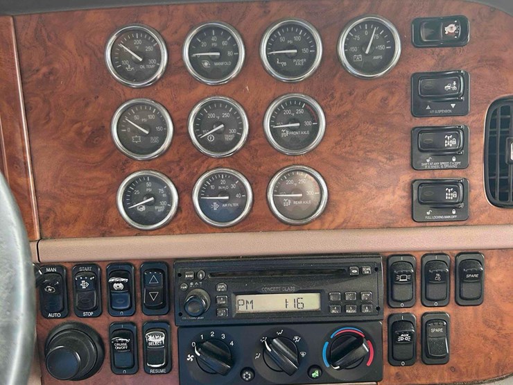 2008-peterbilt-388-image-36