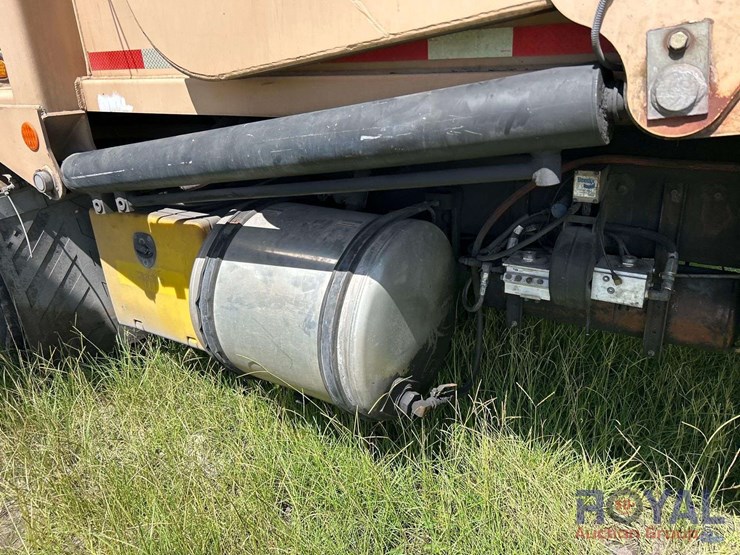 2015-peterbilt-320-image-20