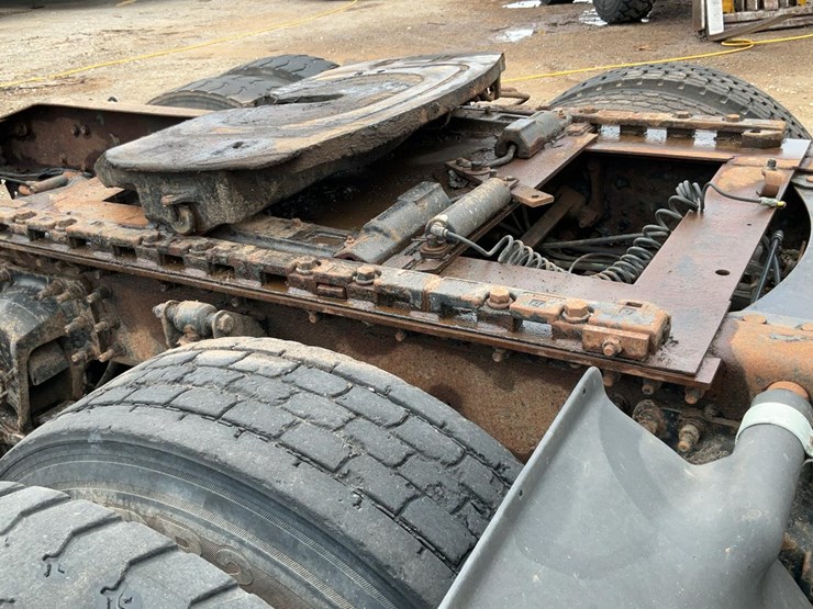 2004-mack-chn613-image-64