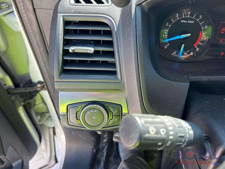 2018-ford-explorer-image-14