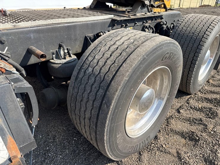 2012-kenworth-t660-image-10