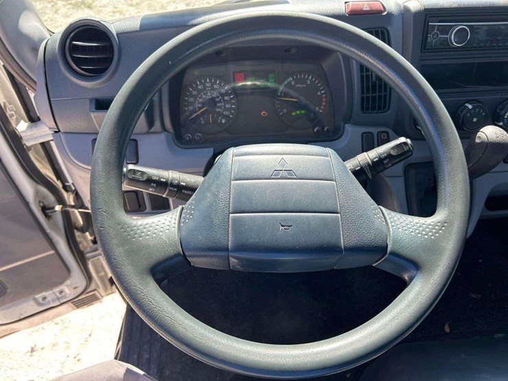 2016-mitsubishi-fuso-fec52s-image-17