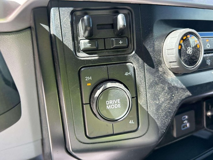 2023-ford-f150-image-19