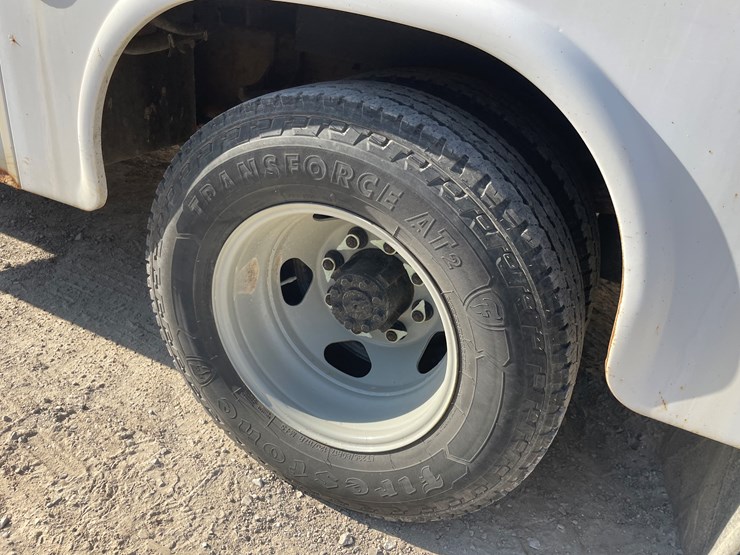 #1008-•-2012-chevy-3500-utility-truck,-(has-title)-image-30