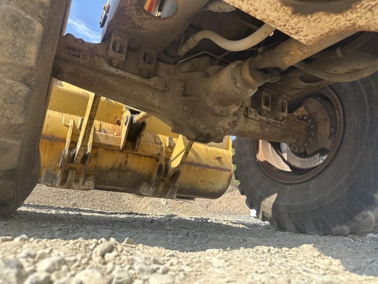 caterpillar-936-image-43