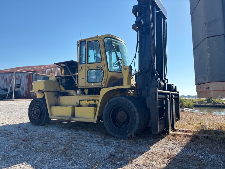 2012-hyundai-160d-7e-image-2