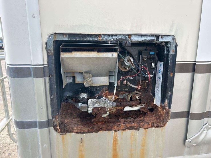 1999-southwind-fleetwood-34n-34ft-class-a-motorhome-image-31