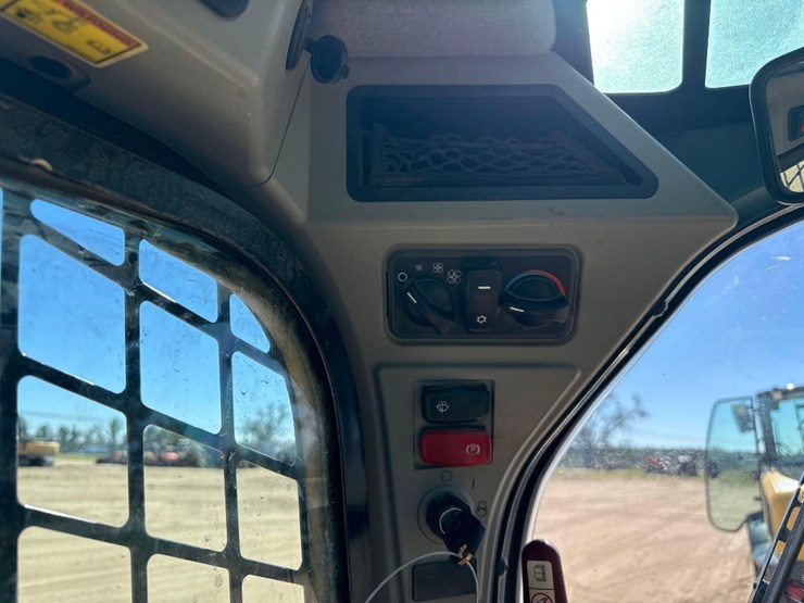 2022-caterpillar-299d3-image-26