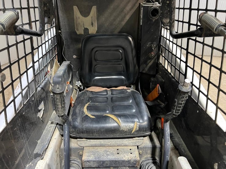 2016-bobcat-s70-image-17