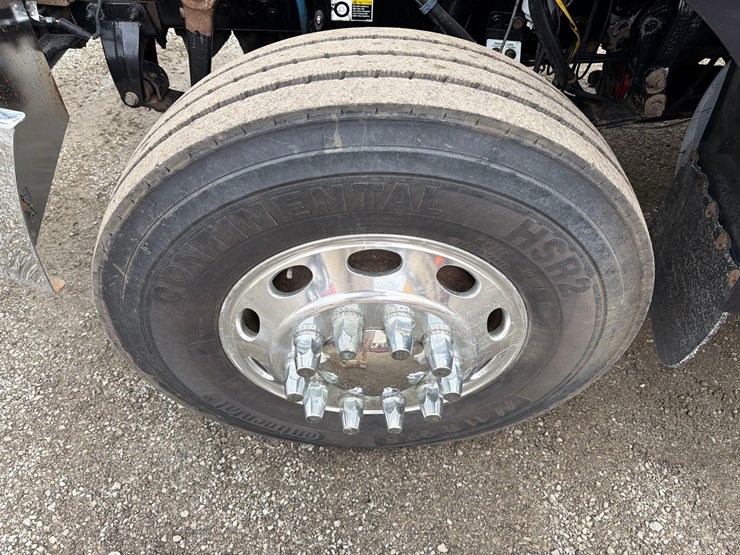 peterbilt-337-image-19