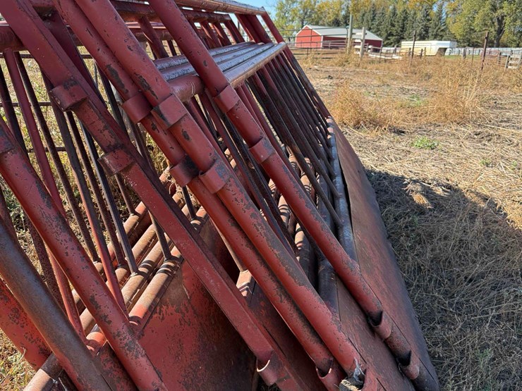 stur-d-fence-line-feed-panels-image-1