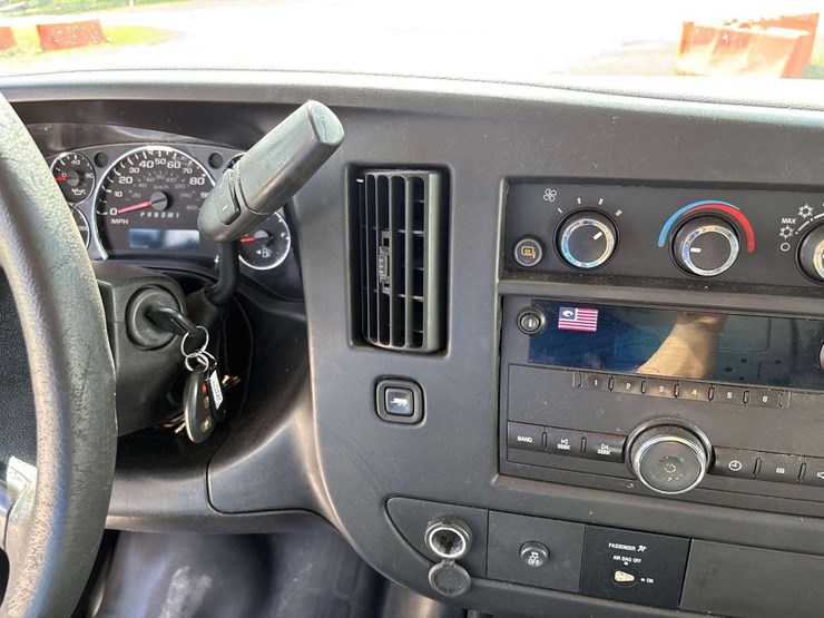 2014-chevrolet-express-3500-image-19