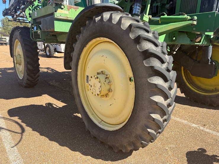 john-deere-4710-image-64