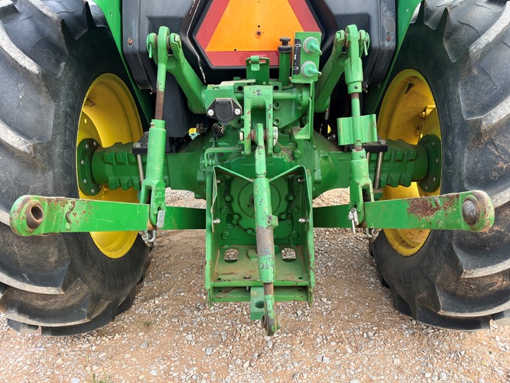 2015-john-deere-5055e-image-8