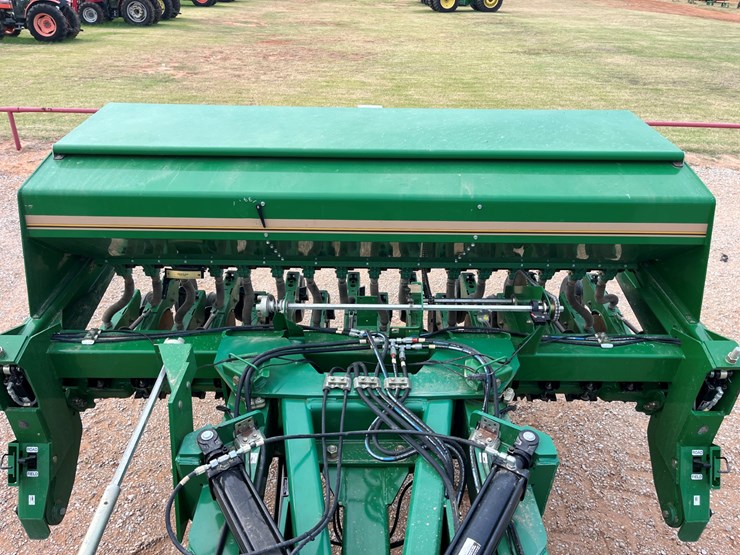 2018-great-plains-3s3000hd-image-31