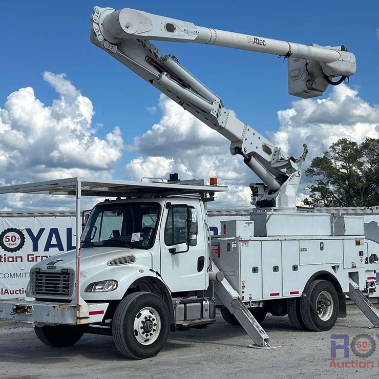2016 Freightliner M2 106 Altec AM50 50ft. Insulated Material Handling Bucket Truck
