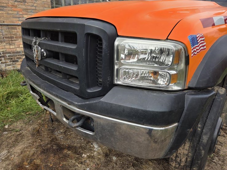 2005-ford-f550-xl-image-9