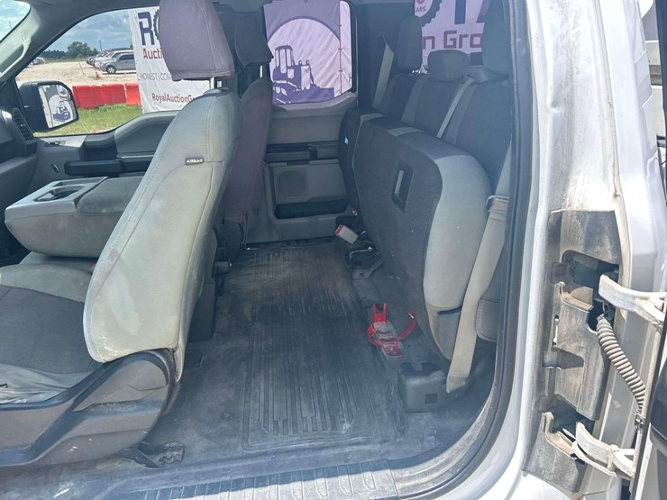 2017-ford-f150-image-21