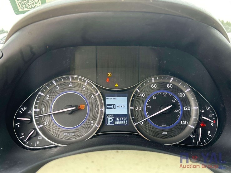 2012-infiniti-qx56-image-16