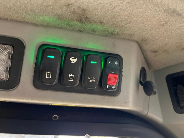 2022-caterpillar-289d3-image-29