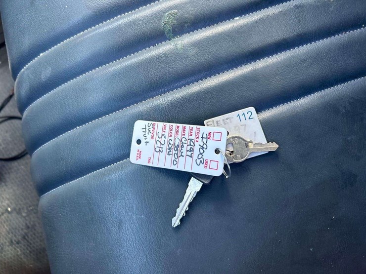 1997-chevrolet-c3500-auto-crane-service-truck-image-27