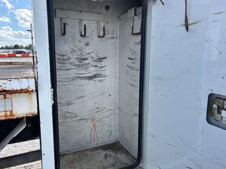 2007-gmc-c8500-altec-dm47-47ft-digger-derrick-truck-image-25