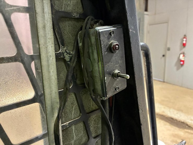 bobcat-t140-image-24