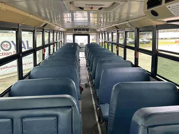 2007-freightliner-b2-image-18