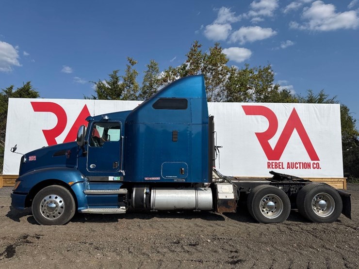 2012-kenworth-t660-image-1