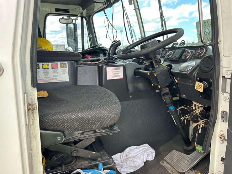 2017-autocar-xpeditor-image-10