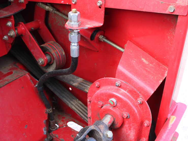 #2065-•-#2065---mf-hesston-wr-9770-swather-image-39