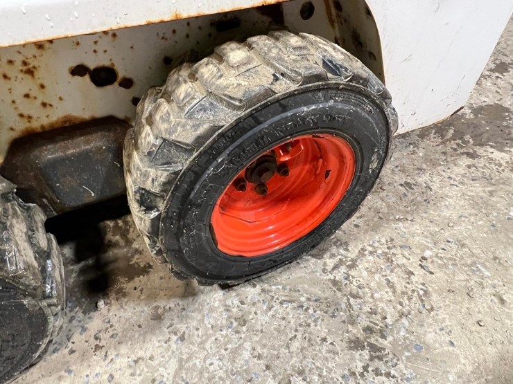 2014-bobcat-s70-image-13