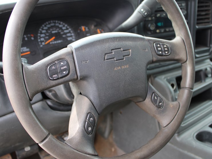 2006-chevrolet-3500-image-26