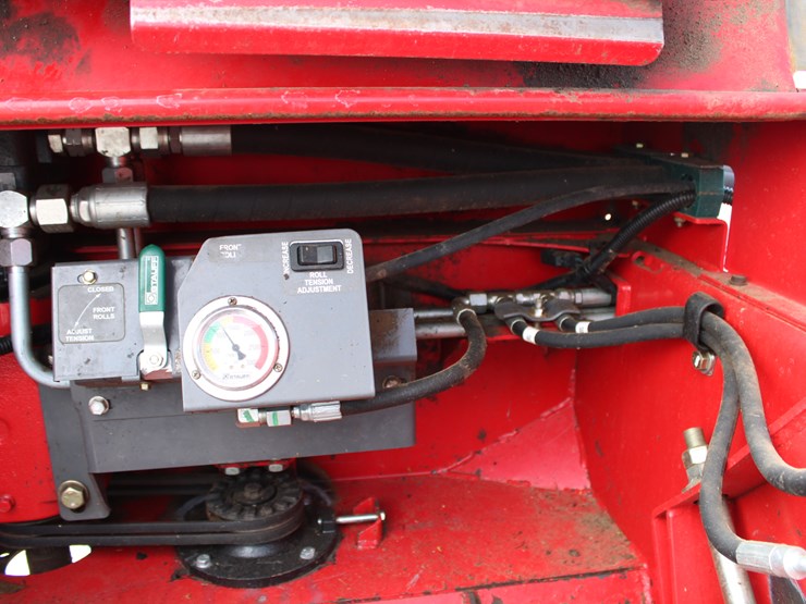 #2065-•-#2065---mf-hesston-wr-9770-swather-image-57