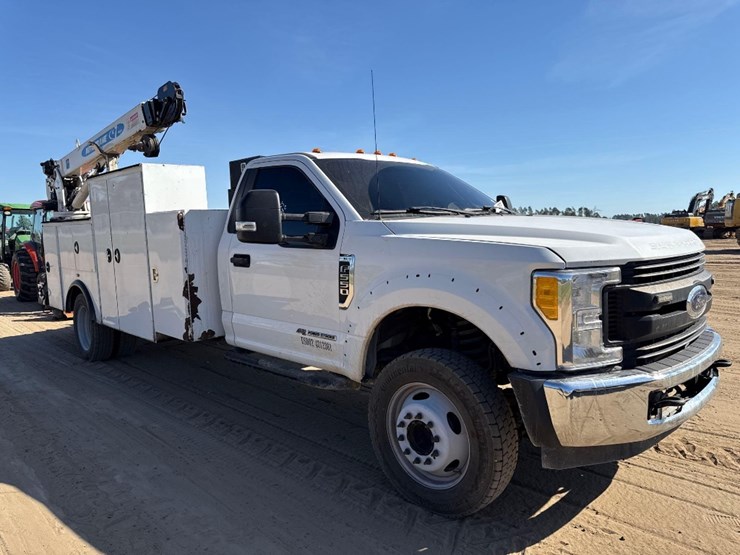 2017-ford-f550-xl-image-3