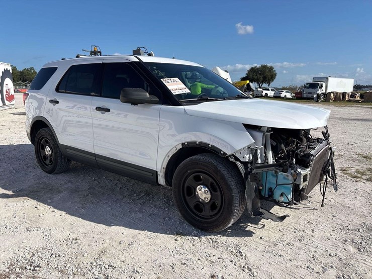 2018-ford-explorer-image-2