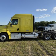 #2881 • 2018 Freightliner CA125SLP Mid Roof Sleeper Truck