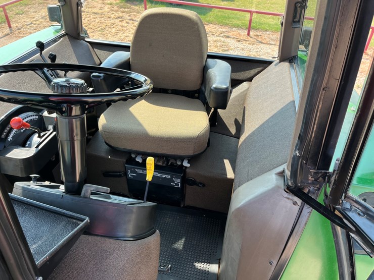 1993-john-deere-4960-image-17