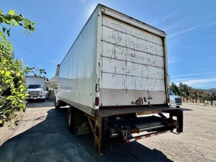 2013-ford-f750-xl-image-5