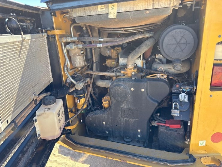 2022-caterpillar-299d3-image-19