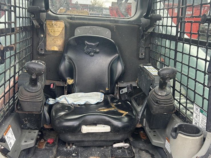 2011-bobcat-t650-image-5