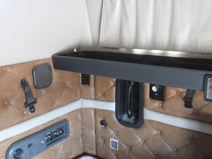 #2045-•-#2045--2013-mack-chu613-semi-tractor-image-53