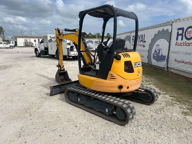 jcb-8030-zts-image-4