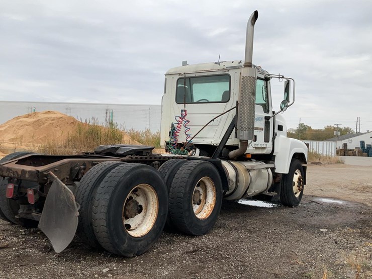 2004-mack-chn613-image-5